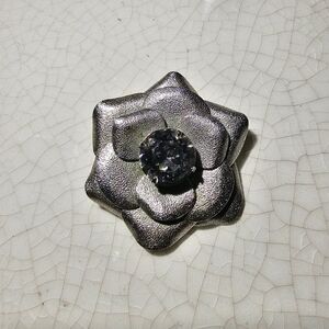 Vintage High Silver Camellia Floral Pertal Brooch Pendant with Gemstone Center